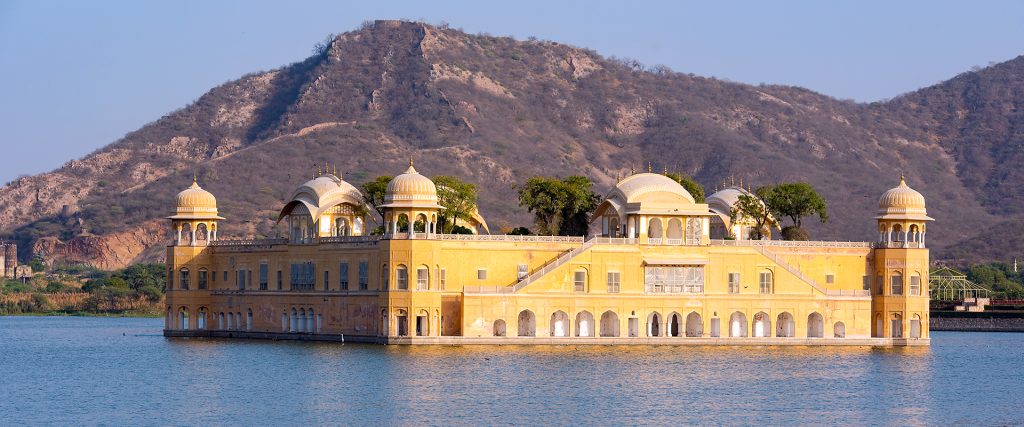 Palace,Jal,Mahal,In,The,Evening,,Jaipur,Rajasthan,India