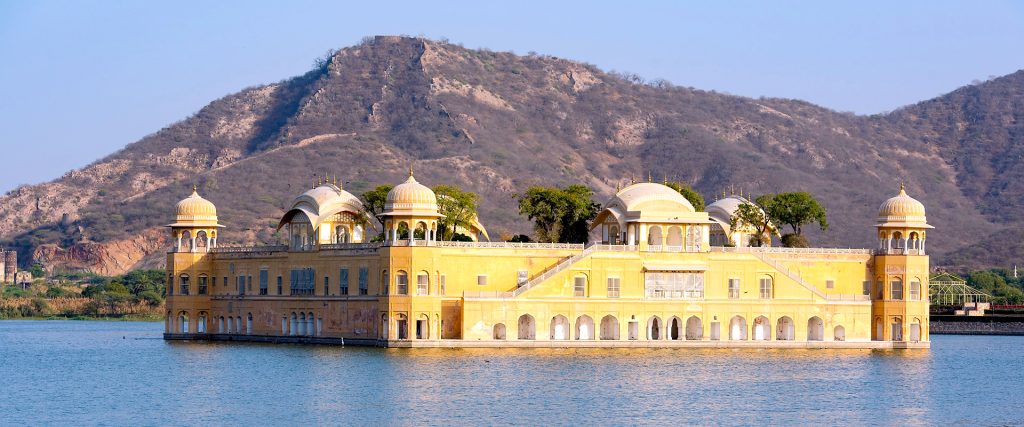 Palace,Jal,Mahal,In,The,Evening,,Jaipur,Rajasthan,India