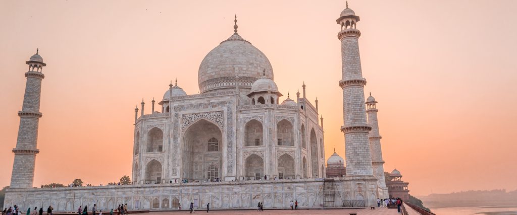 The,Taj,Mahal,Is,An,Ivory-white,Marble,Mausoleum,On,The